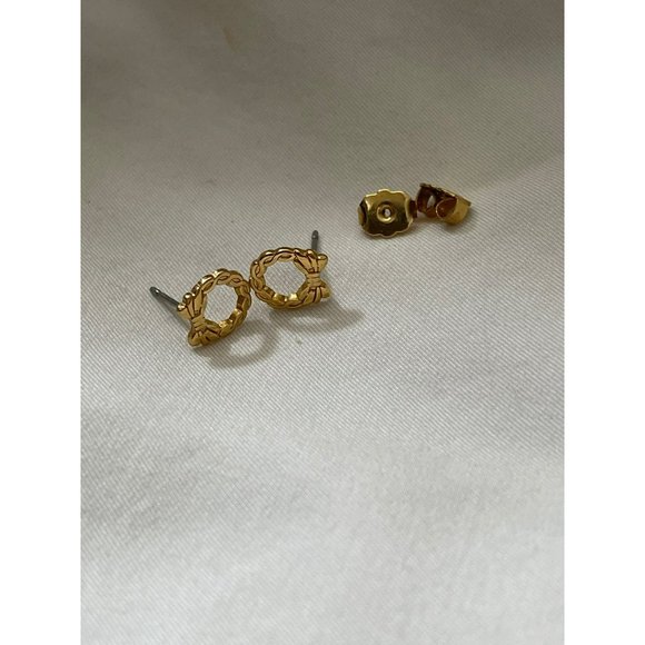 Vintage Gold Tone Wreath Earrings - Picture 8 of 9